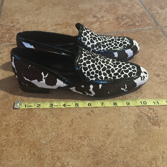 Donald J. Pliner Black and White Loafers Slip-Ons - Picture 5 of 6